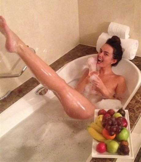 Jennifer Metcalfe perfect star img