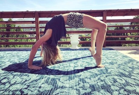 Dichen Lachman model porn img