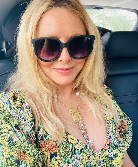 small dick shemale onlyfans sexy pics