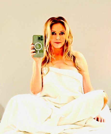 Carol Vorderman pornstar high quality pic