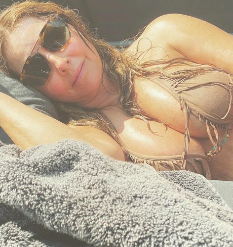 Carol Vorderman model porn photos