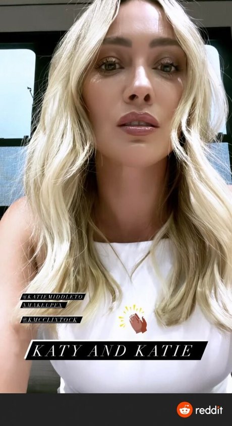 Hilary Duff erotic star pic