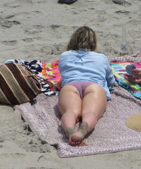 Hilary Duff star art gallery