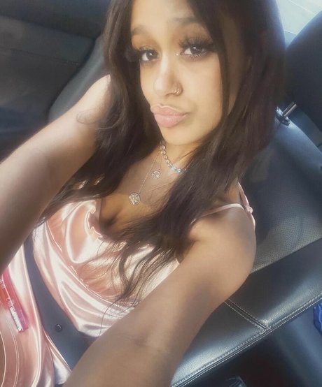 Lyla Troglin nude model picture