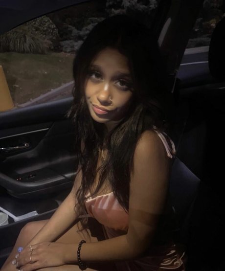 Lyla Troglin model erotic images