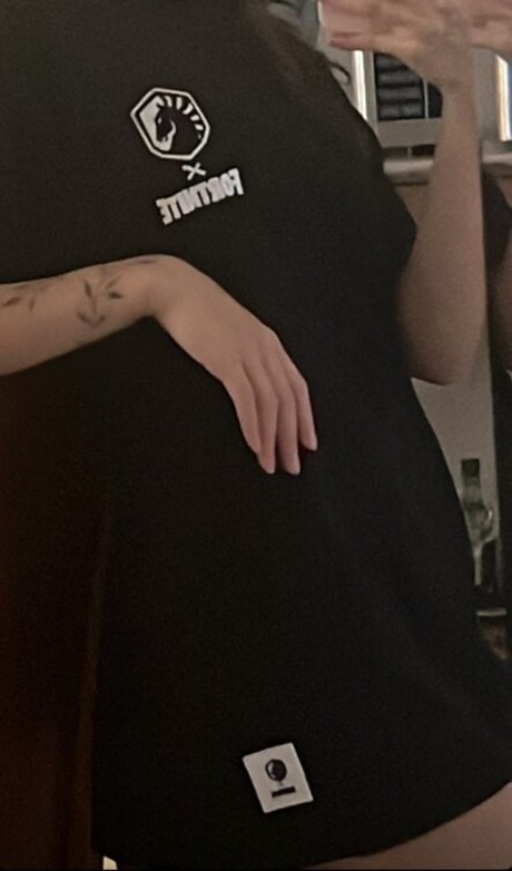 Yayahuz erotic pornstar pic