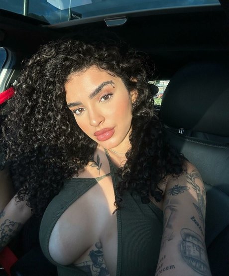 biancaoficial star perfect photo