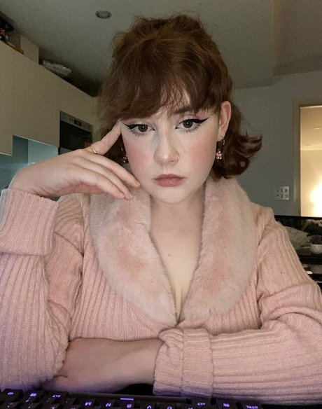 Gemothy actress pics