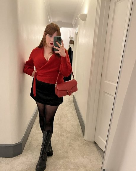 Gemothy nice actress pics