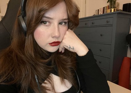 Gemothy pornstar beautiful img