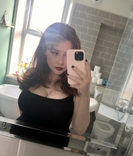 Gemothy erotic actress photos