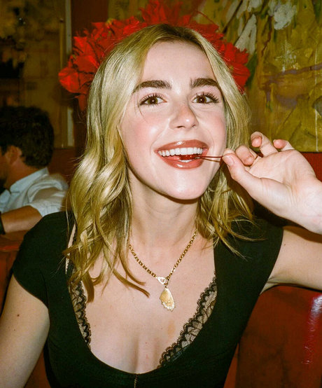 Kiernan Shipka nudes actress pic