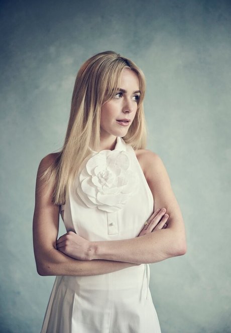 Kiernan Shipka art star photos