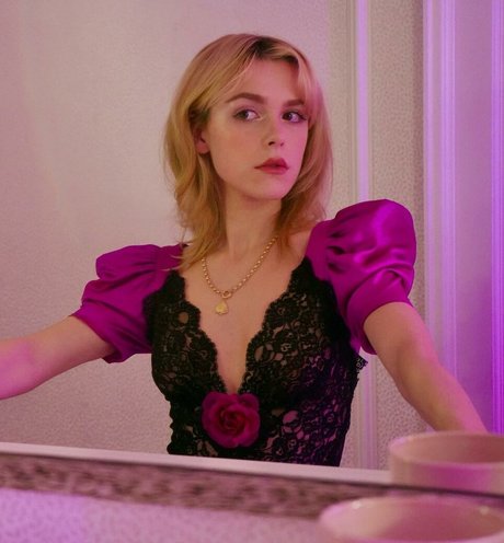 Kiernan Shipka hot actress photo