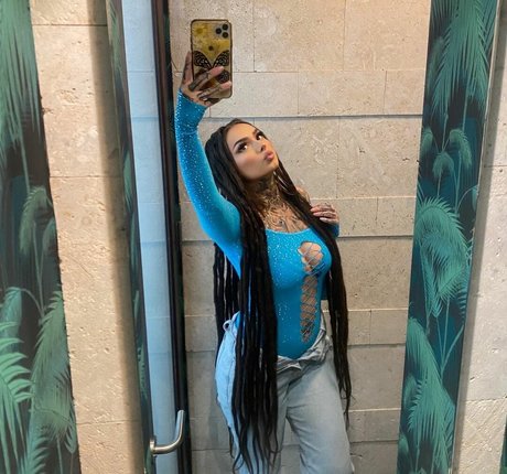 Zhavia model nudes picture