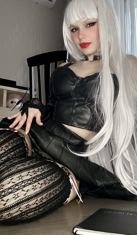 Purple Amelie nice model photo