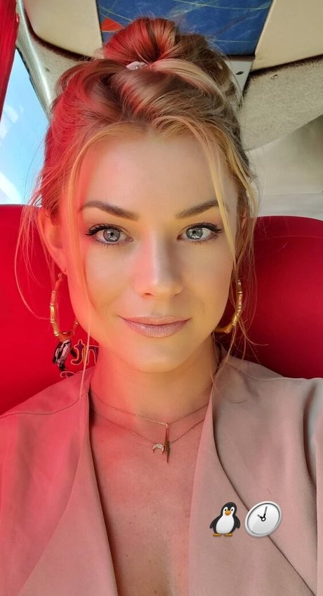 Nikki Leigh xxx actress pic