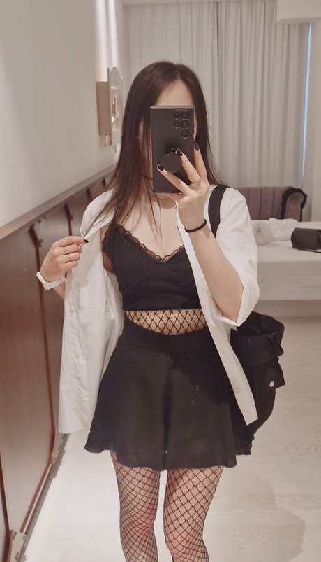 Wonni model porn pic