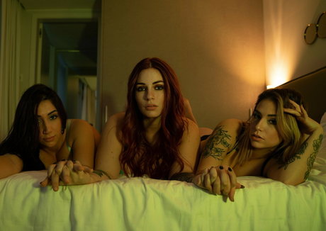 walis93 art actress photos