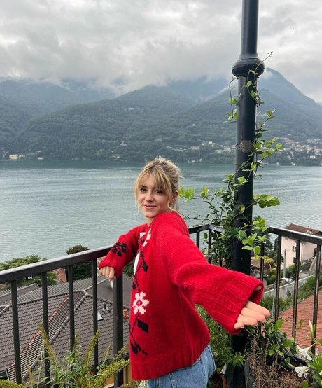 Daisy Edgar Jones pornstar exclusive photo