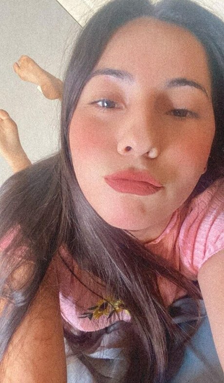 bellacuentos model hd image