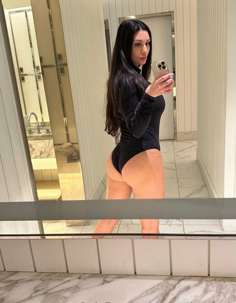 naughtycash nude pornstar gallery