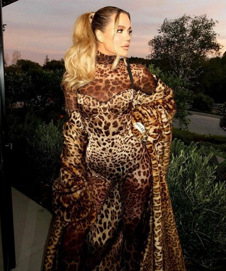 Khloe Kardashian perfect star picture