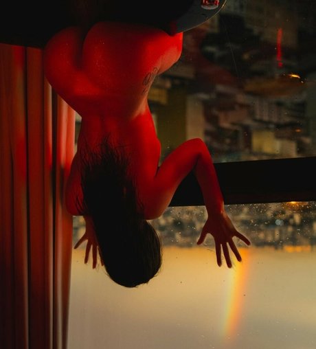 isabelladm erotic actress pic