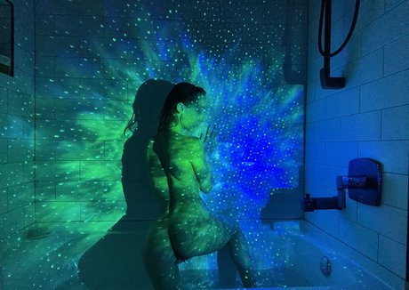 LillyyLuna pornstar erotic img