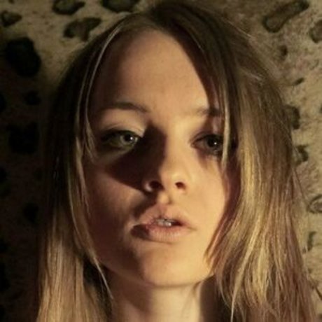 vikiblade naked actress photos