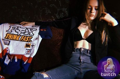 vikiblade top model pic