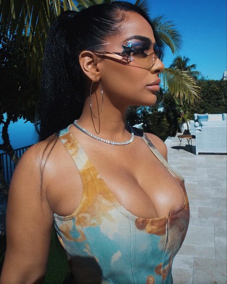 Ayisha Diaz model best picture