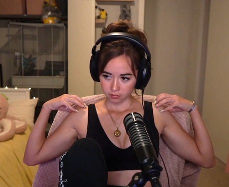 Mayahiga model adult images