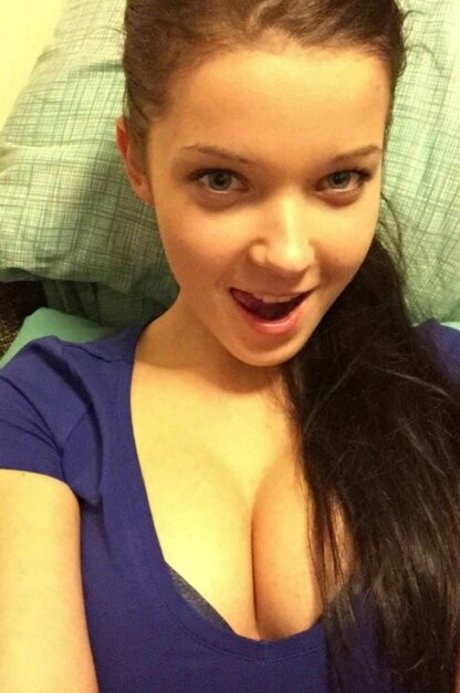 Divine Ramona art pornstar pictures