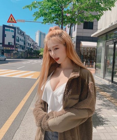 Berry beautiful model gallery