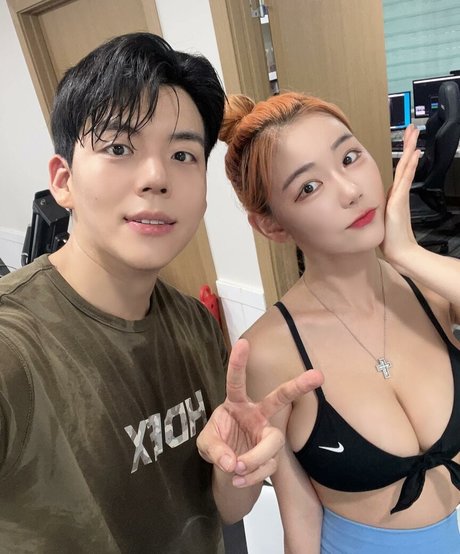 Berry xxx model pictures