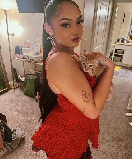 Avani Gregg high quality pornstar img