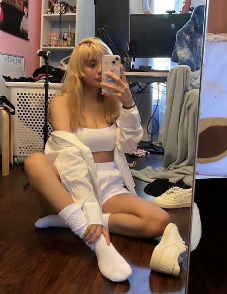 Noodlenom perfect model photos