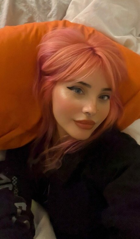 Noodlenom art actress gallery