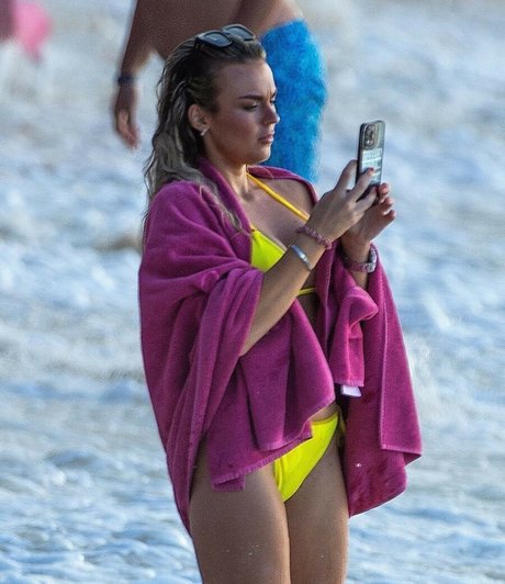 Tallia Storm model perfect picture