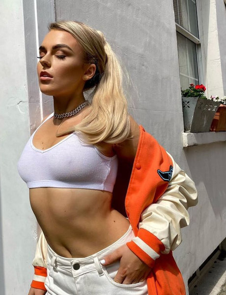 Tallia Storm star hot picture