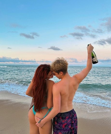 Vivi Wanderley pornstar pics