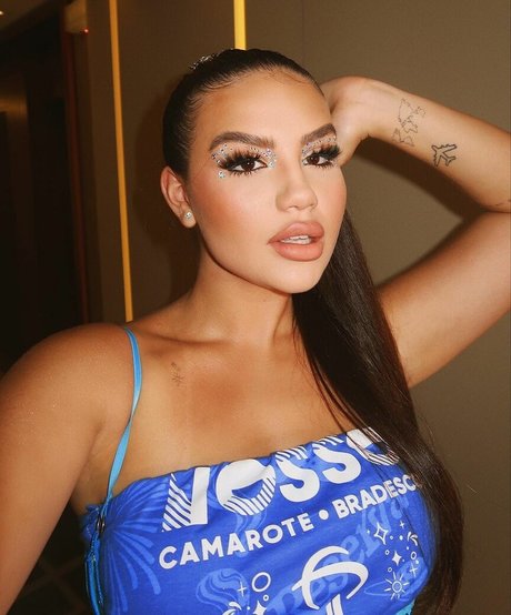 Vivi Wanderley free model picture