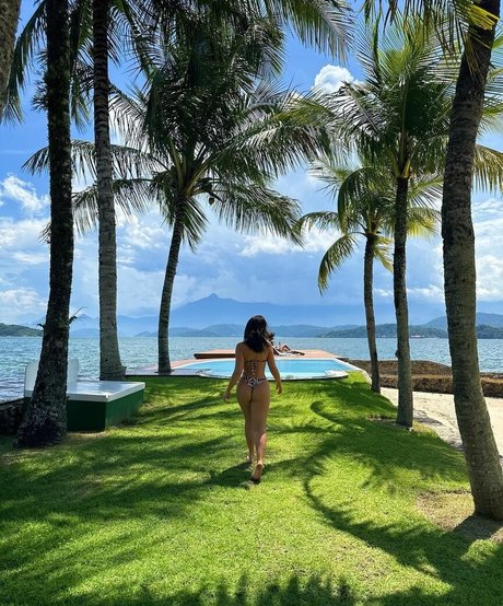 Vivi Wanderley erotic model pictures