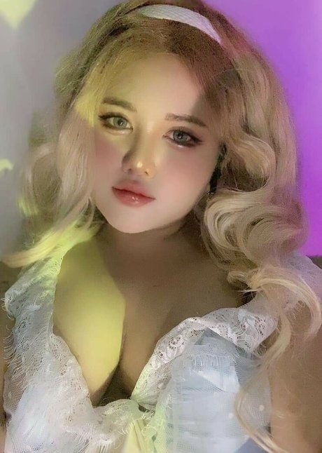 Charlotte LinLin exclusive actress pic