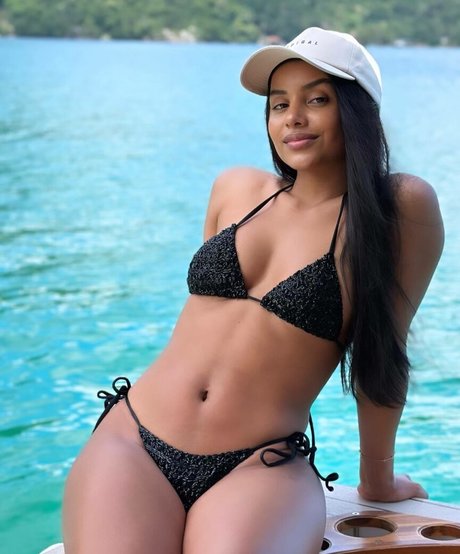 Gleici Damasceno star hot images