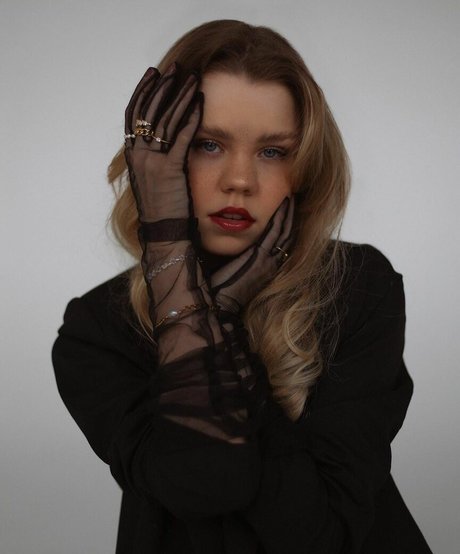 Lea Pietsch perfect model image