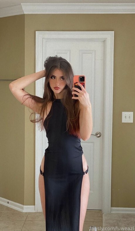 luweazl nude star photo