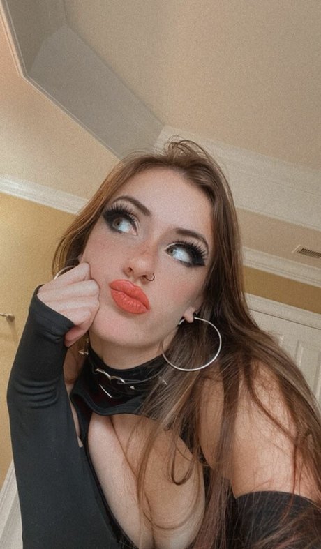 luweazl star nude picture