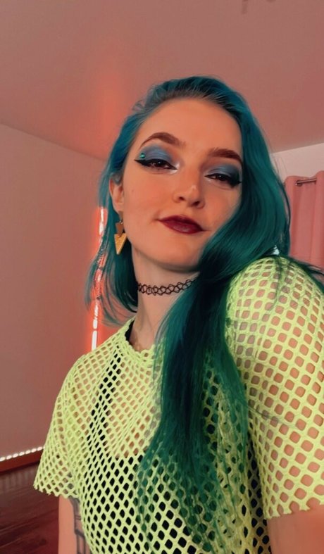 Littlesiha exclusive actress photos